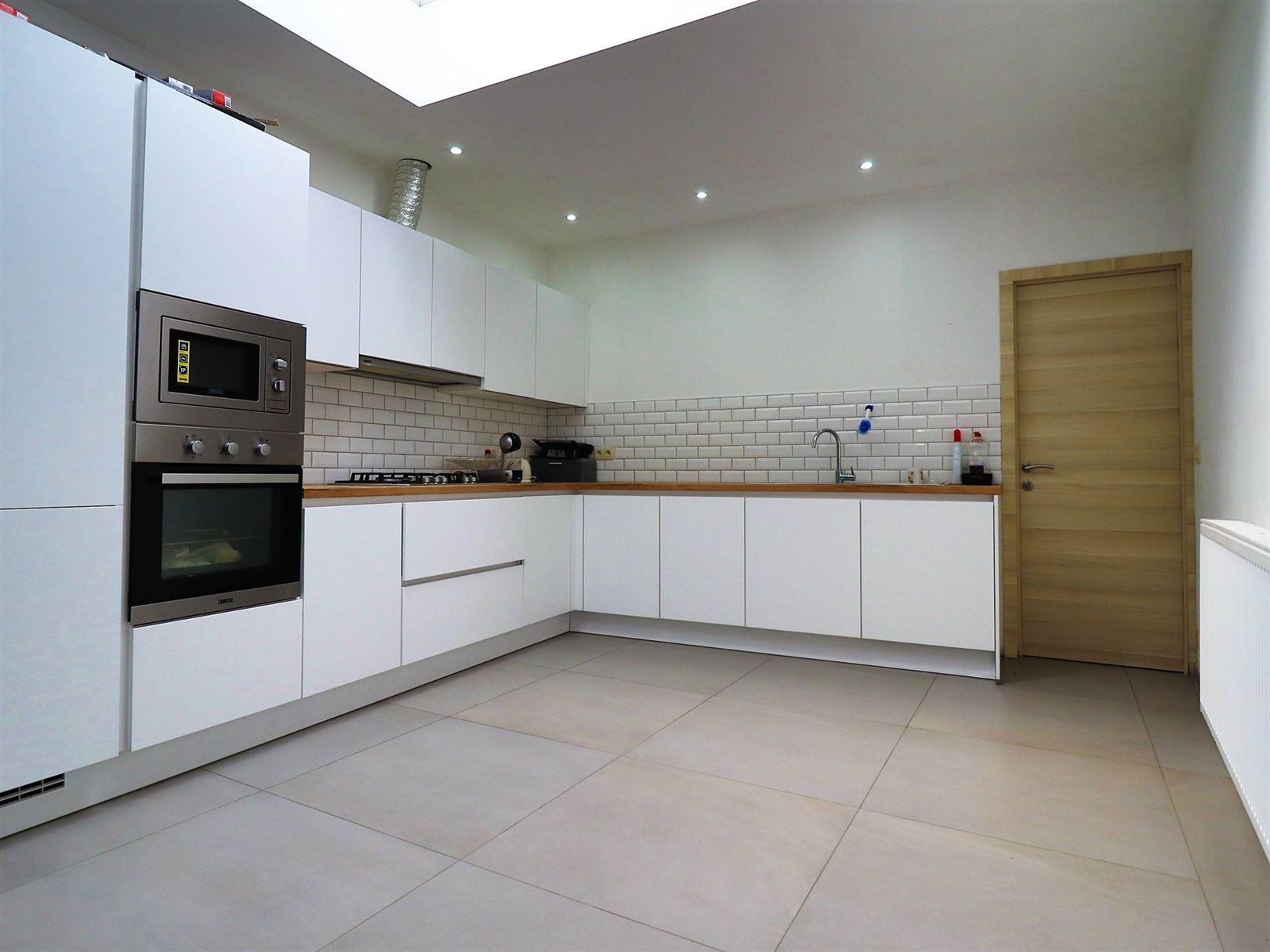 Commercial à louer à Courtrai avec 3 chambres - photo 3