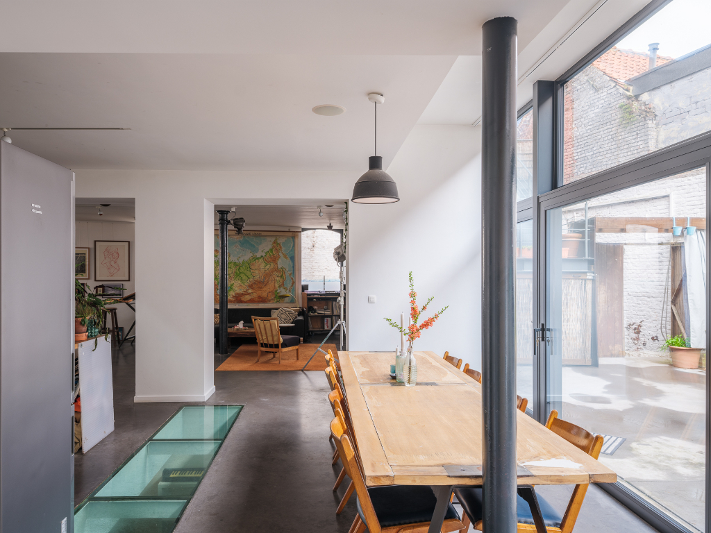 Bijzonder ruime duplex loft (263 m2 bvo) met buitenruimte, 3 slaapkamers, 2 badkamers en inpandige garage nabij de Vrijdagsmarkt. - foto 4