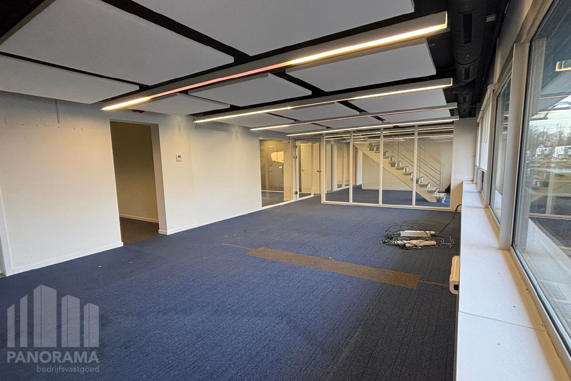 1,152 m² warehouse with 288 m² offices - photo 4