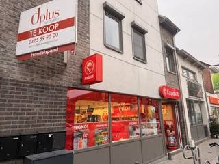 Dit uitstekend gelegen handelspand bevindt zich in het hart van Tremelo, op een centrale en commerciële toplocatie met veel passage.Het pand beschikt...