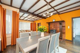 Vrijstaande woning met 3 slaapkamers, vernieuwde keuken en badkamer en garage.Ontdek deze prachtige woning in Bonheiden, waar ruimte en comfort...