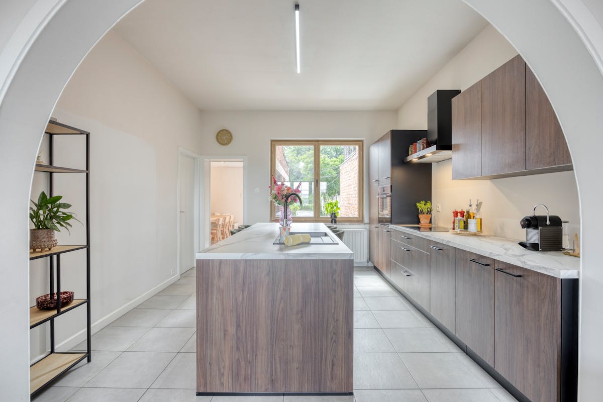 Charming 5-bedroom townhouse with private car parks - photo 5