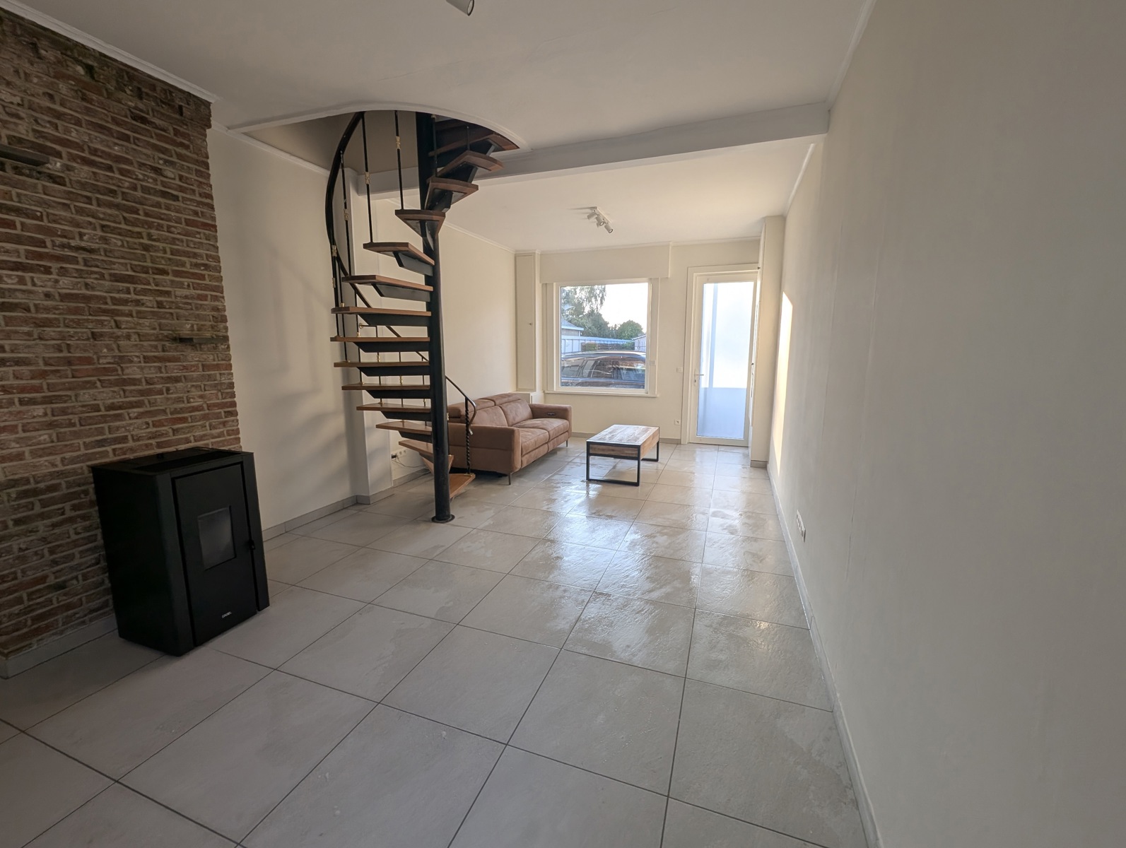 Gerenoveerde rijwoning met 2 slaapkamers - foto 5