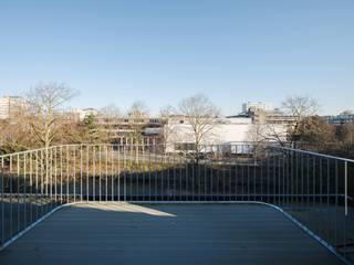 A recently renovated, energy-efficient duplex apartment in an exceptionally small-scale residence with only two units. Thanks to the absence of...
