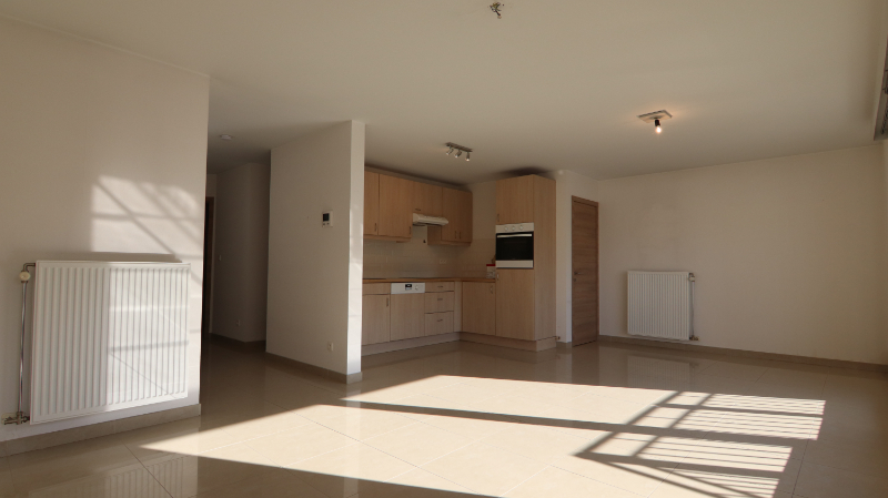 Instapklaar 2-slaapkamerappartement met ruim terras te huur in Oostkamp - foto 3