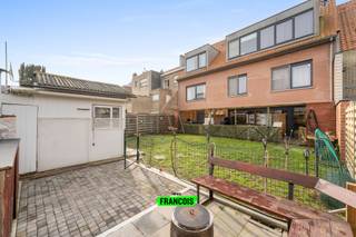 Dit instapklare gelijkvloers appartement, gebouwd in 2009, bevindt zich in een rustige en aangename residentiële buurt van Blankenberge. Hier woont...