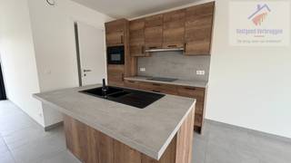 Ontdek dit prachtig nieuwbouwappartement van 70 m², ideaal gelegen in het centrum van Aalst. Het bevindt zich op de eerste verdieping van dit...