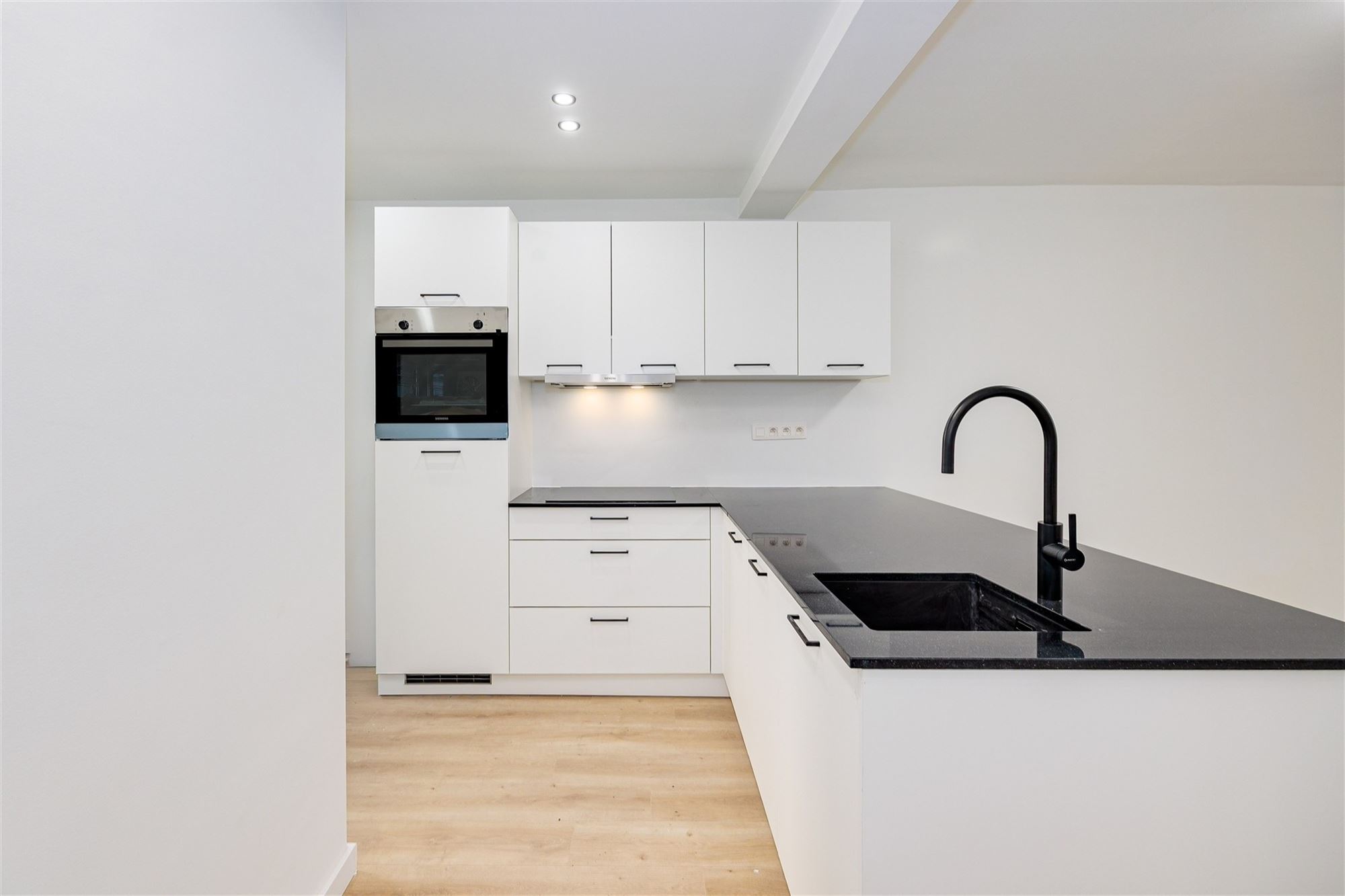 Instapklaar appartement met tuin en terras - foto 4