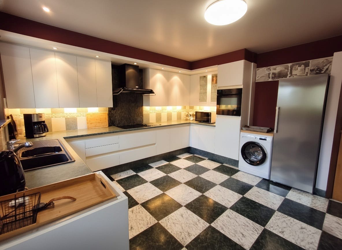 RUIME, GEZELLIGE WONING MET 4 SLAAPKAMERS EN TUIN - foto 4