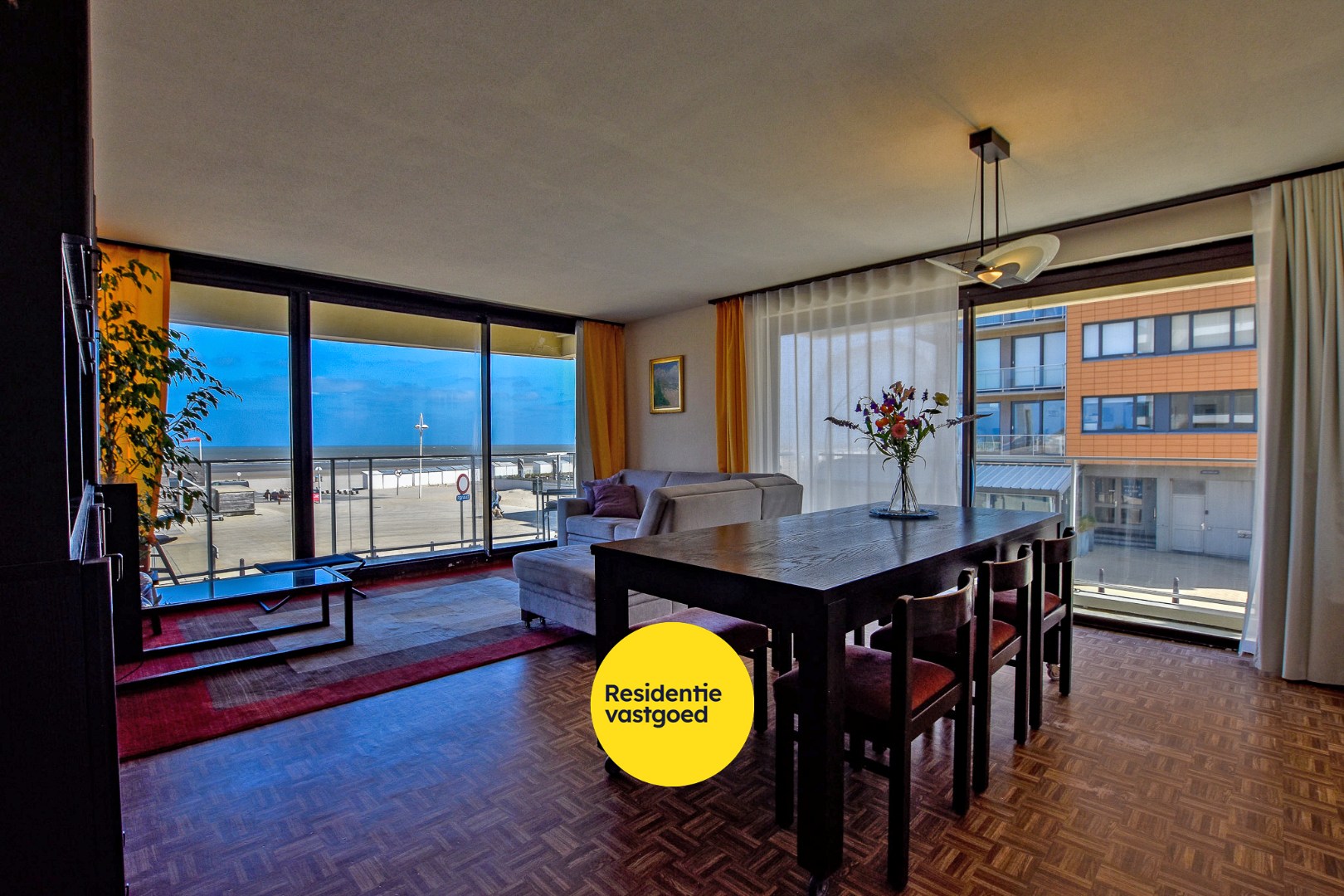 2-slaapkamerappartement (84m²) met FRONTAAL &amp; LATERAAL ZEEZICHT en 2 TERRASSEN op de zeedijk te De Panne. - foto 4