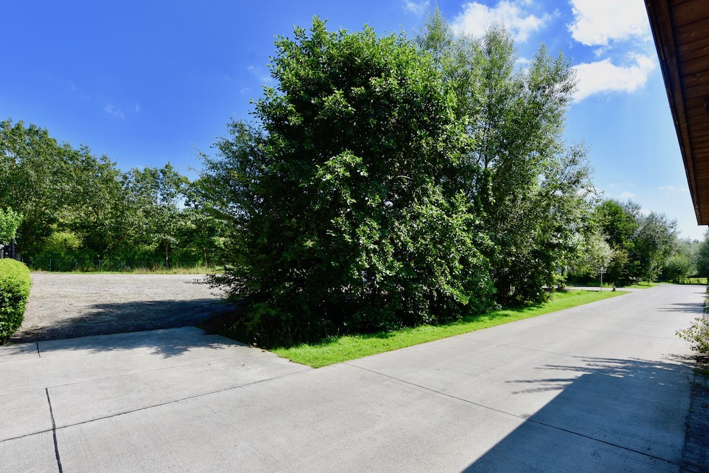 Groen en rustig gelegen bouwgrond in Eeklo voor 249.000 EUR - foto 4