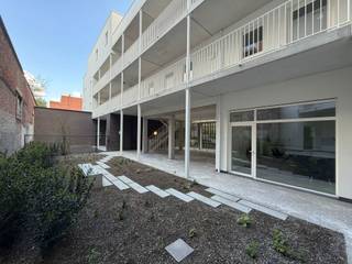 Duurzaam appartement met 2 slaapkamers, terras, autostaanplaats, kelderberging en verschillende gemeenschappelijke ruimtes. Beschikbaar:...