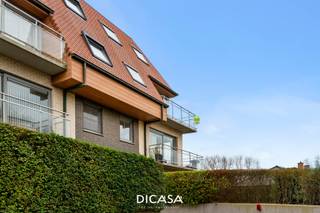 Ben je op zoek naar een lichtrijk en comfortabel duplexappartement op een centrale maar toch rustige locatie in Bredene-Bad? Dit eigendom...