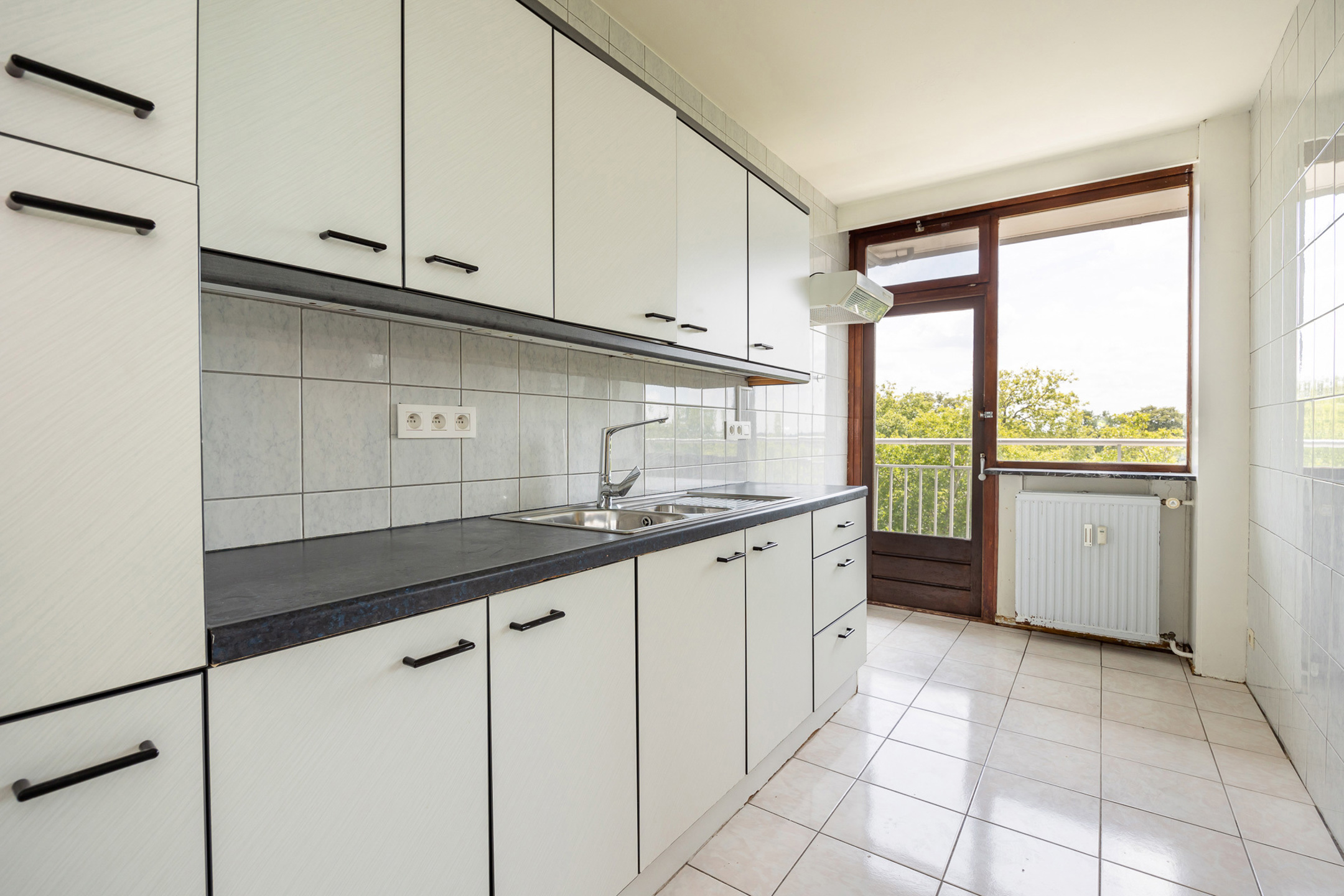 Deels te renoveren, centr. gel. app (V5-93 m²) met 2 slpks. - foto 5