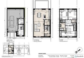 Deze gesloten bebouwing is uitstekend gelegen op een knooppunt van invalswegen en fietsautostrades naar onze hoofdstad.<br /><br />De woning heeft een modern uitzicht: een beige genuanceerde gevelsteen met donkergrijs buitenschrijnwerk en een plat dak vol zonnepanelen.<br />Het perceel meet 187 m², de woonoppervlakte bedraagt 203m².<br /><br />Op het gelijkvloers vinden we de inpandige garage, inkomhal met apart toilet, de leefruimte met open keuken en een wasplaats.<br />Via de vaste trap kom je op de eerste verdieping met 3 slaapkamers, de badkamer, inclusief douche, bad en dubbel lavabomeubel. Er is ook een apart toilet en technische ruimte voorzien. <br />Alle kamers zijn voorzien van vloerverwarming.<br /><br />Warmtepomp en zonnepanelen. Zeer energiezuinige woning en volledig futurproof, met een negatief E-peil van maar liefst -21.<br />Voor de woning is er plaats om de wagen te plaatsen.<br /><br />Afwerking van de woning bepaal je volledig zelf onder professionele begeleiding van onze interieurvormgevers.<br />De woning wordt instapklaar opgeleverd.<br />De zuidoost gerichte tuin wordt afgeboord met draadafsluiting. <br />Bij Durabrik ben je zeker van een vaste prijs. De werken zijn reeds gestart.<br /><br />Voor meer info, contacteer onze bouwadviseur Nick Azou via 0497 97 05 77 of mail naar nick.azou@durabrik.be.<br /><br />* Beelden en oppervlaktes zijn indicatief.