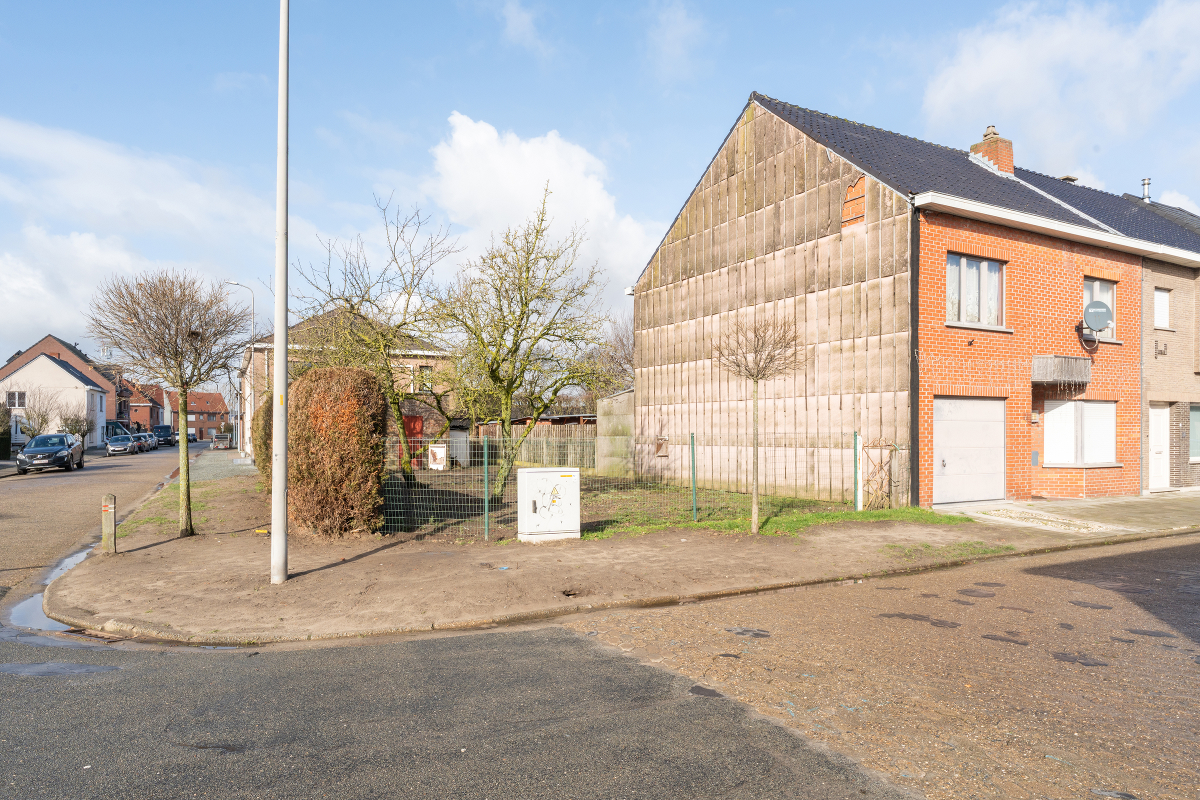 Bouwgrond voor halfopen bebouwing met garage op toplocatie - foto 4