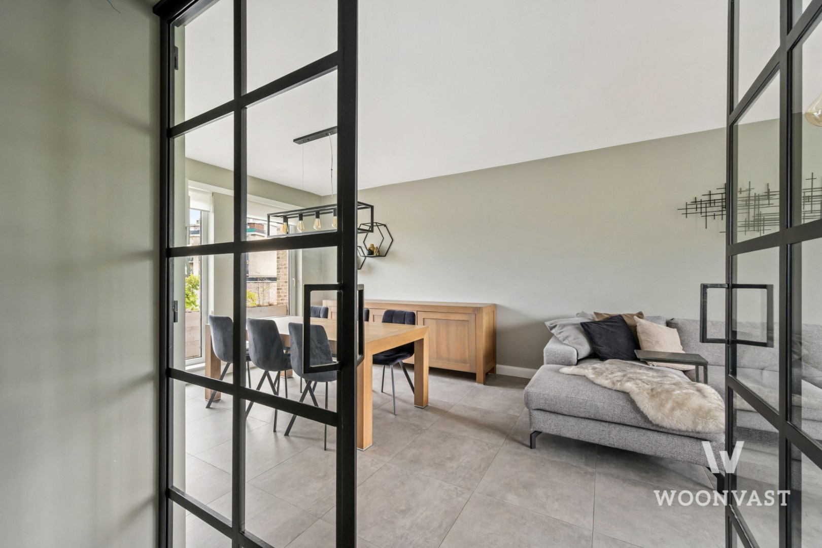 Instapklare bel-etage met 3 slaapkamers, garage, tuin en laadpaal - foto 4