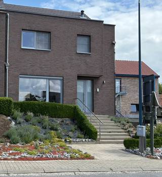 Instapklare woning in het centrum van Kortenaken.Deze volledig instapklare woning is gelegen in het centrum van Kortenaken, op wandelafstand van...