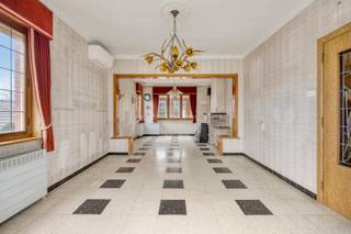 In deze gegeerde residentiële buurt te Herent, waar de Grote Molenweg deel van uitmaakt, vinden we deze degelijk gebouwde woning boordevol...