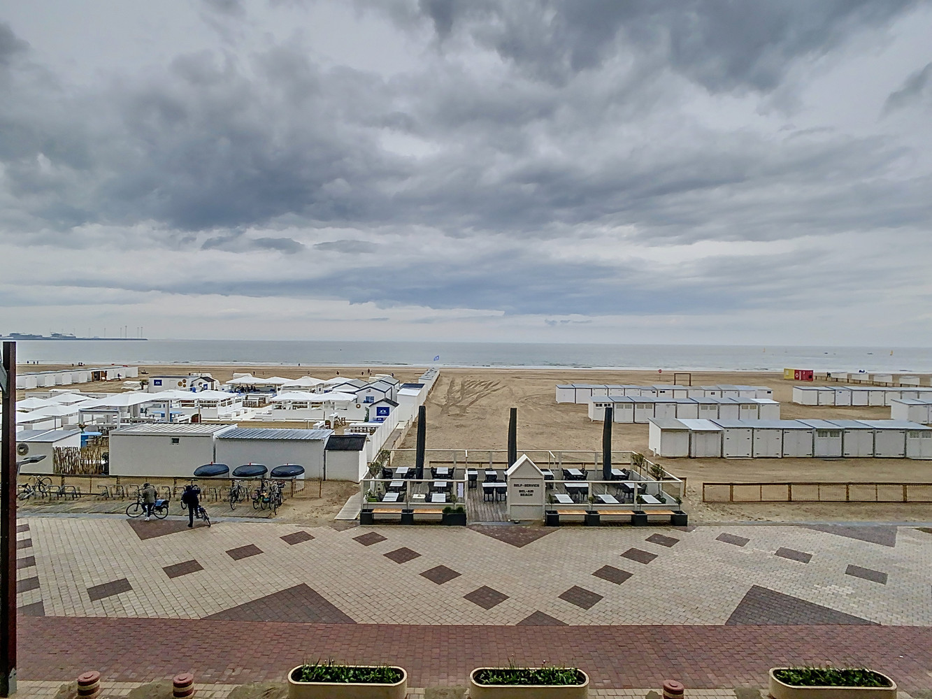 Gerenoveerd appartement met twee slaapkamers op de Zeedijk in Duinbergen - foto 5