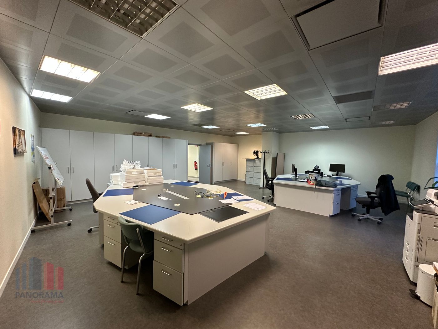 Ruim en instapklaar handelspand te koop in hartje Kortrijk - photo 3