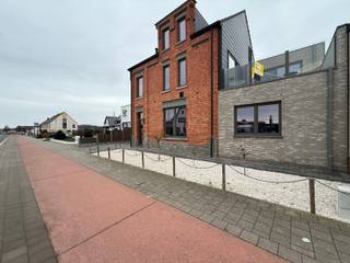 Dit volledig gemeubileerde appartement biedt de ideale woonoplossing voor wie op zoek is naar comfort en rust. Het appartement is volledig...