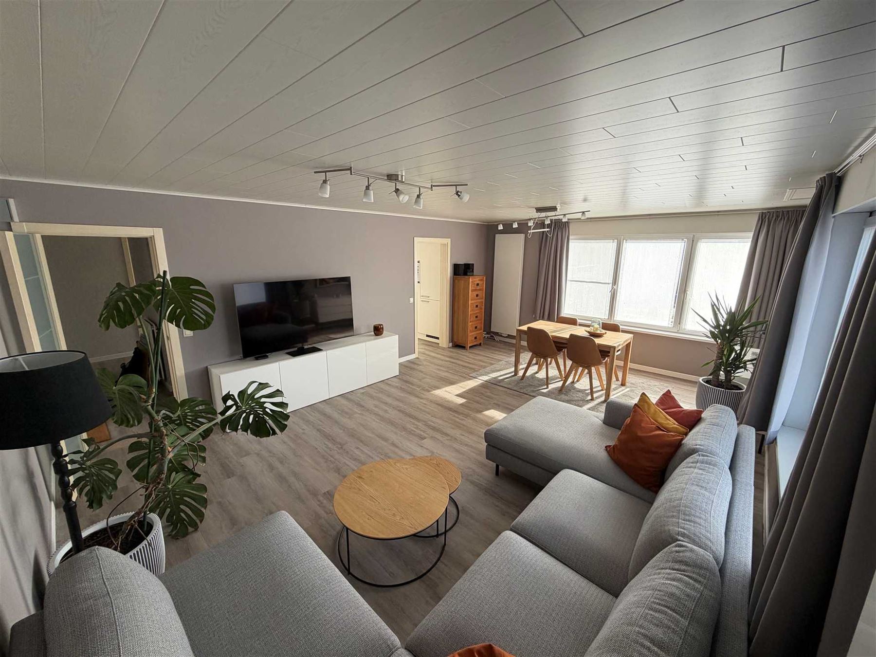 Gerenoveerd 2 slk app en kelder in rustige woonwijk. - foto 2