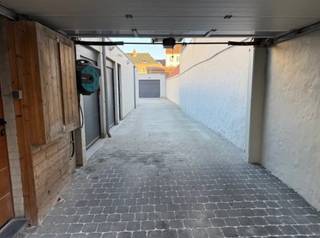 Unieke bovengrondse site van 313 m² in het hart van Heist-aan-Zee, nabij het Heldenplein, het strand en de kusttramhalte. Deze voormalige...