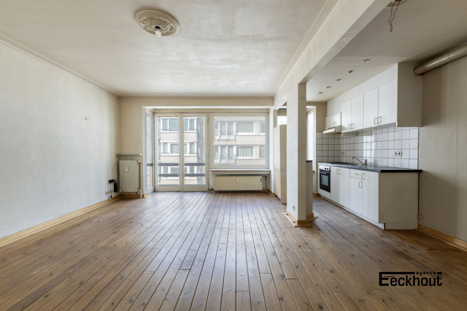 Op te frissen 2 slaapkamer appartement in hartje Oostende! - foto 4
