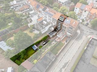 Prachtig gerenoveerd en volledig vergund studentenpand9 vergunde kamers, waarvan 5 met eigen badkamerVlakbij de drie belangrijkste...