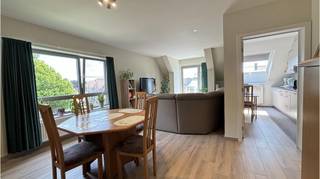 Gerenoveerd 2-slaapkamerappartement op een interessante ligging in Assebroek.Met een vlotte verbinding naar de ring en het centrum van Brugge.Ideaal...