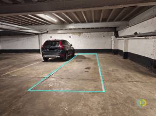 <p><span>Are you looking for a safe and practical parking solution in downtown Vilvoorde? Then this double underground parking space, with two spots in a row, is exactly what you’re looking for.</span></p><p><span>Located in a well-maintained underground parking garage, this parking space offers a secure and easily accessible parking solution for two cars or for one car combined with extra storage or maneuvering space.</span></p><p><span>Thanks to its central location, you’ll be within walking distance of shops, restaurants, the train station, and other amenities. Plus, you’ll enjoy quick access to the main thoroughfares.</span></p><p><span>This parking space is not only ideal for personal use but also represents an attractive investment. Demand for parking spaces in the center of Vilvoorde remains high, making this an appealing opportunity for investors.</span></p><p><span>Interested? Contact us today for more information or to schedule a viewing.</span></p><p><span> </span></p>