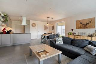 Bent u op zoek naar een moderne en energiezuinige gezinswoning in een rustige omgeving? Deze recente halfopen bebouwing (2017) combineert...