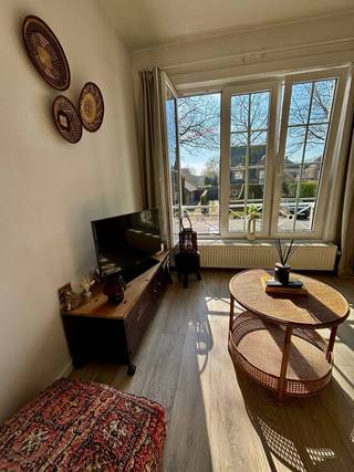 Lichtrijk 2-slaapkamerappartement met GARAGE, zeer rustig gelegen in Assebroek en met een vlotte verbinding met de ring en het centrum van Brugge...