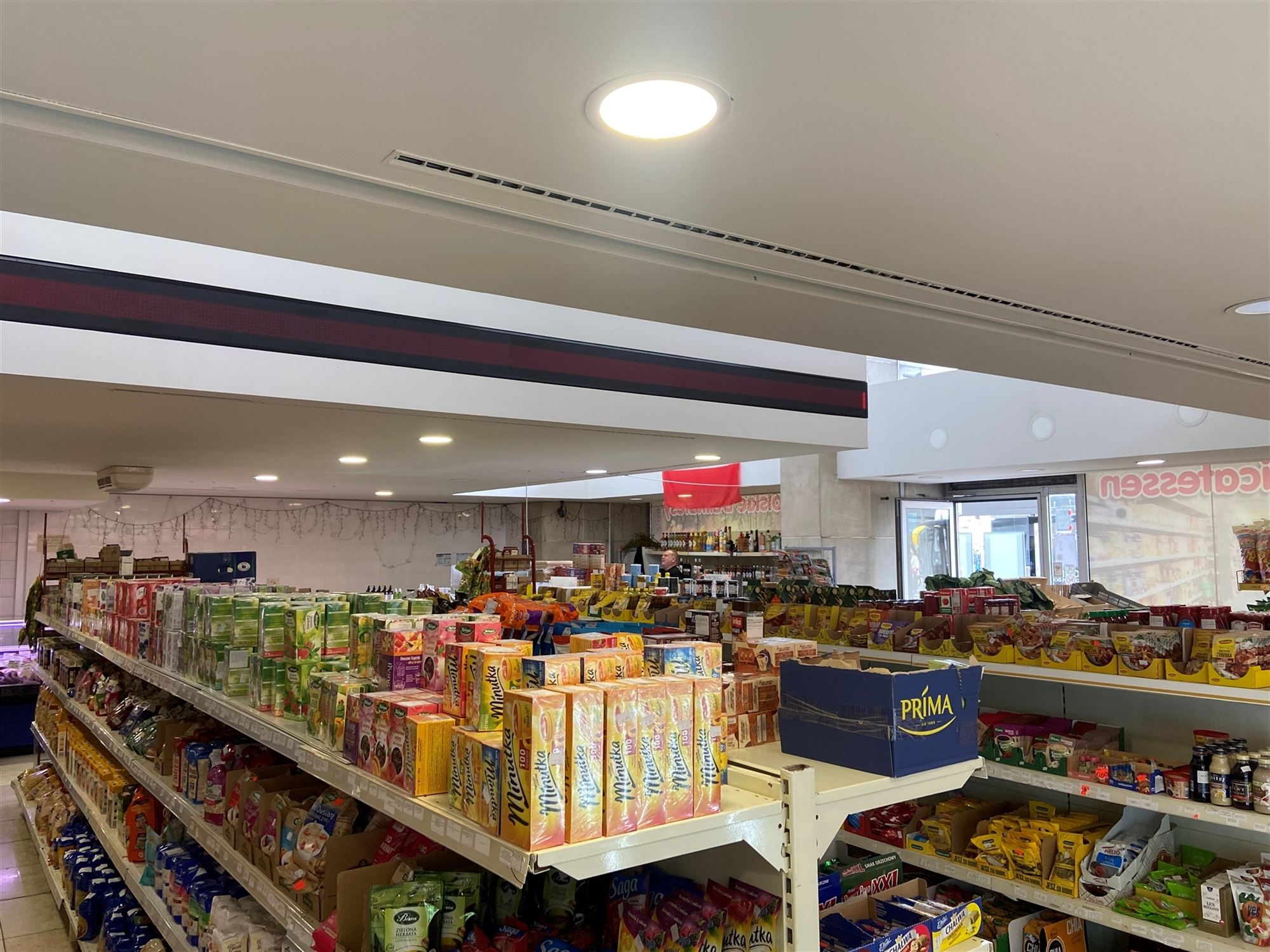 Retail space - photo 4