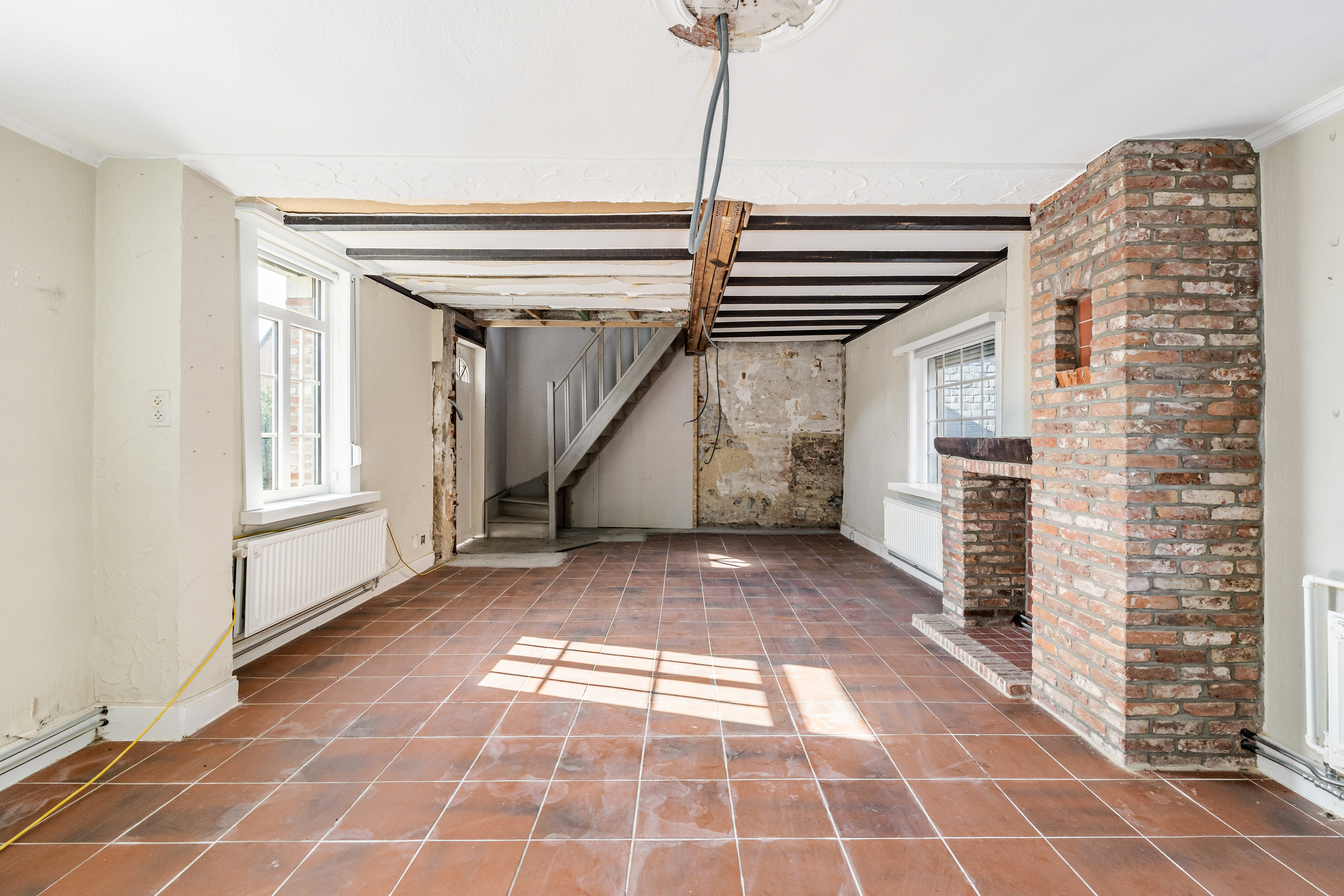 Karaktervolle af te werken woning te koop met tuin in Hamme - foto 4