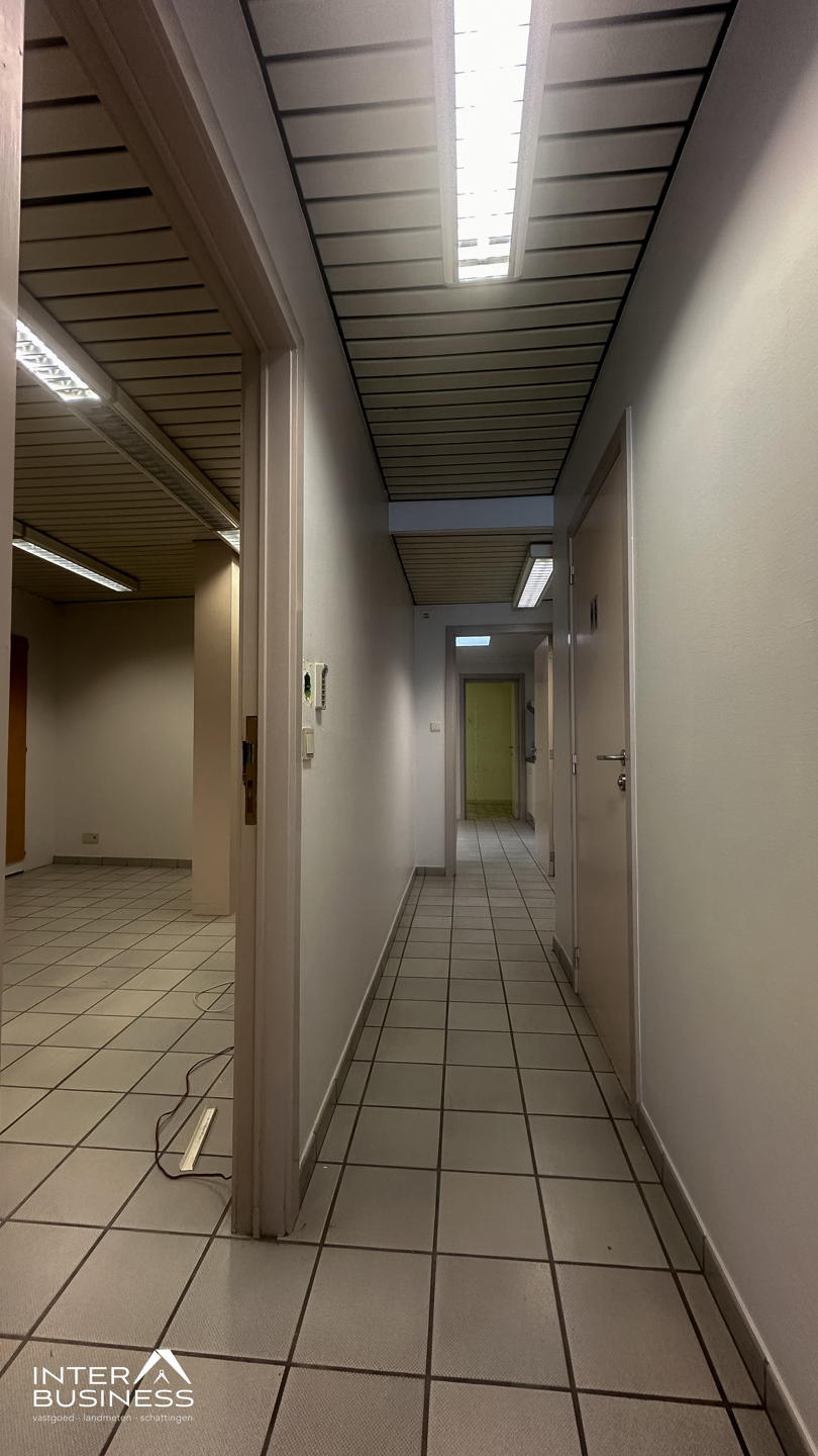 Commercieel handelsgelijkvloers centrum Izegem! - foto 5