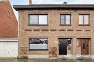 In het rustige en landelijke Attenhoven, deelgemeente van Landen, bevindt zich deze charmante en instapklare woning gelegen aan de Lindestraat 5...