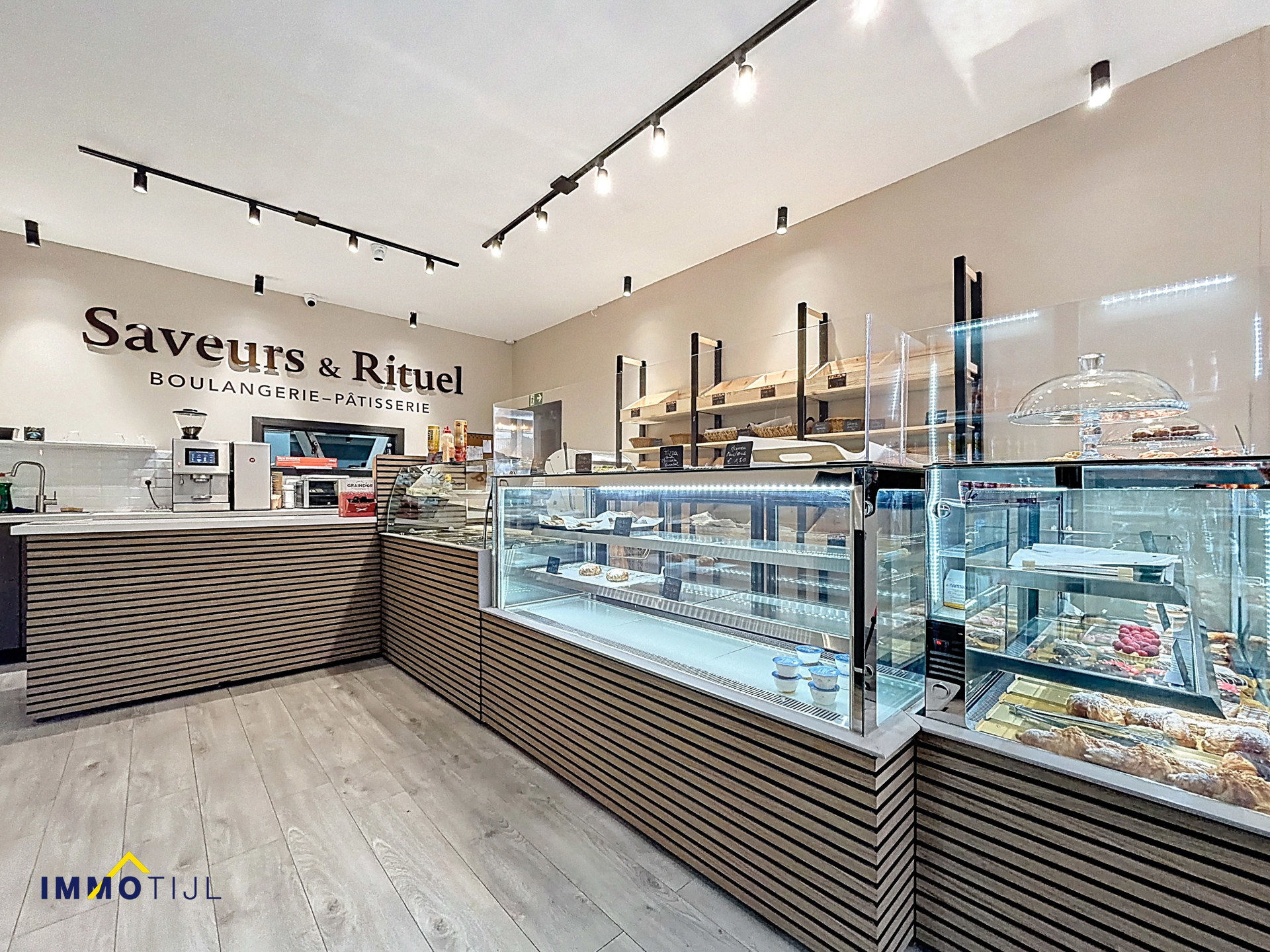 Prachtig handelsgelijkvloers te Laken! - foto 4