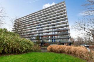 Instapklaar energiezuinig twee slaapkamer appartement met ruim ZW-terras OMGEVINGGelegen op de gegeerde Fruithoflaan bevindt dit appartement zich op...