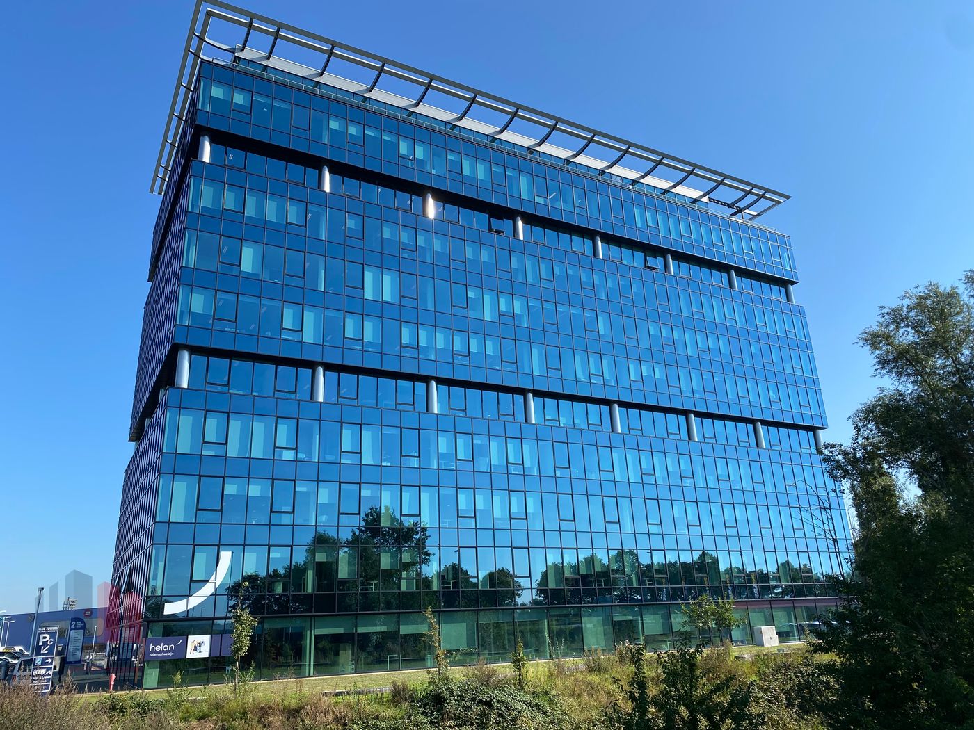 587 sqm high-end offices for rent in Blue Towers - photo 4