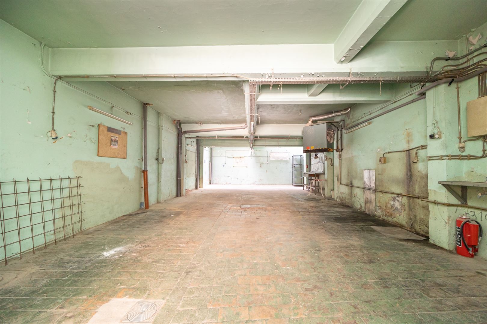 INDUSTRIEEL GEBOUW - photo 4