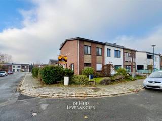 Welkom in dit charmant stukje Kontich waar rust, ruimte en potentieel elkaar omhelzen. Op deze geliefde locatie presenteert de Huisleverancier...