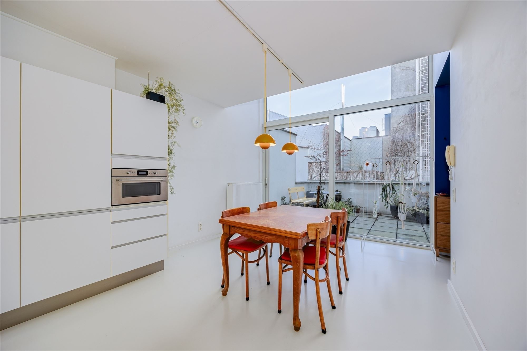Prachtige woning met 3 slk en groot terras aan een zonnig plein - foto 4