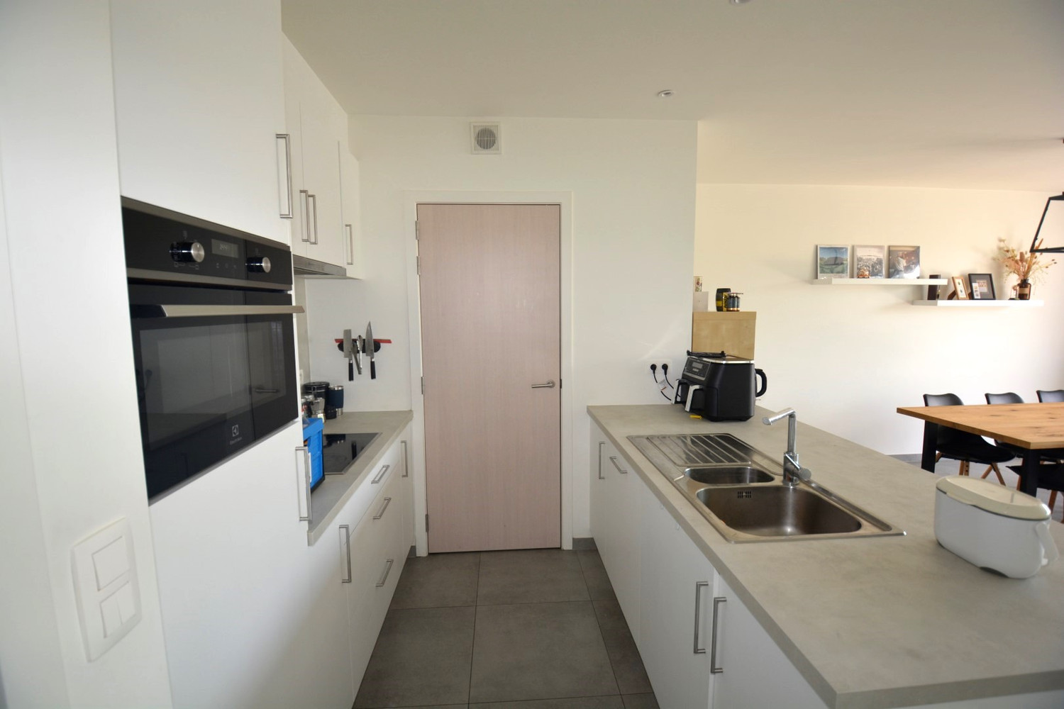 RECENT APPARTEMENT MET 2 SLK, TERRAS EN PARKING! - foto 4