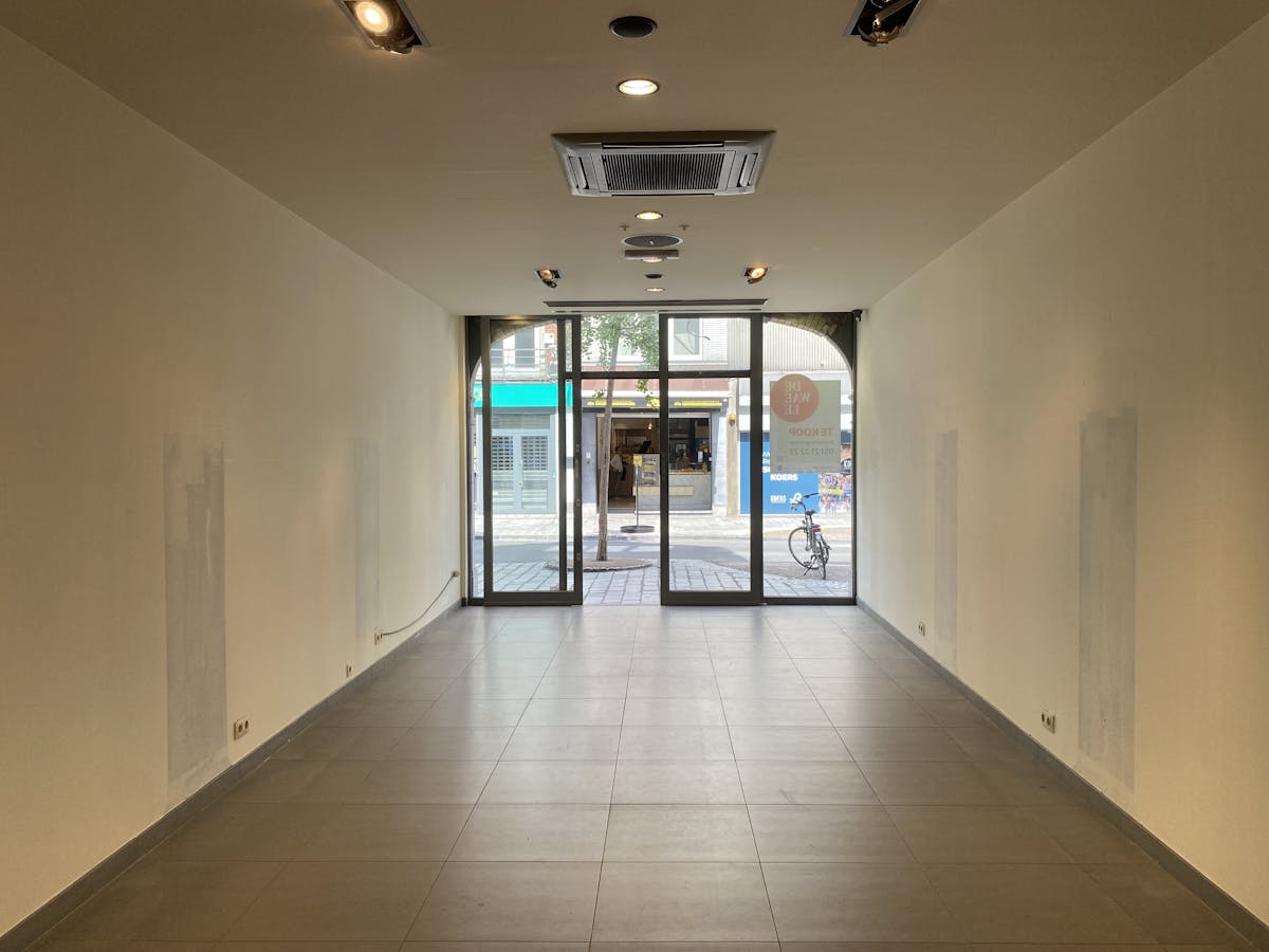 Handelseigendom in de topwinkelstraat van Roeselare - foto 3
