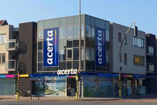 Bureau d'environ 193 m² à louer à Courtrai. Le bâtiment est situé sur une route d'accès à Courtrai et bénéficie d'une...