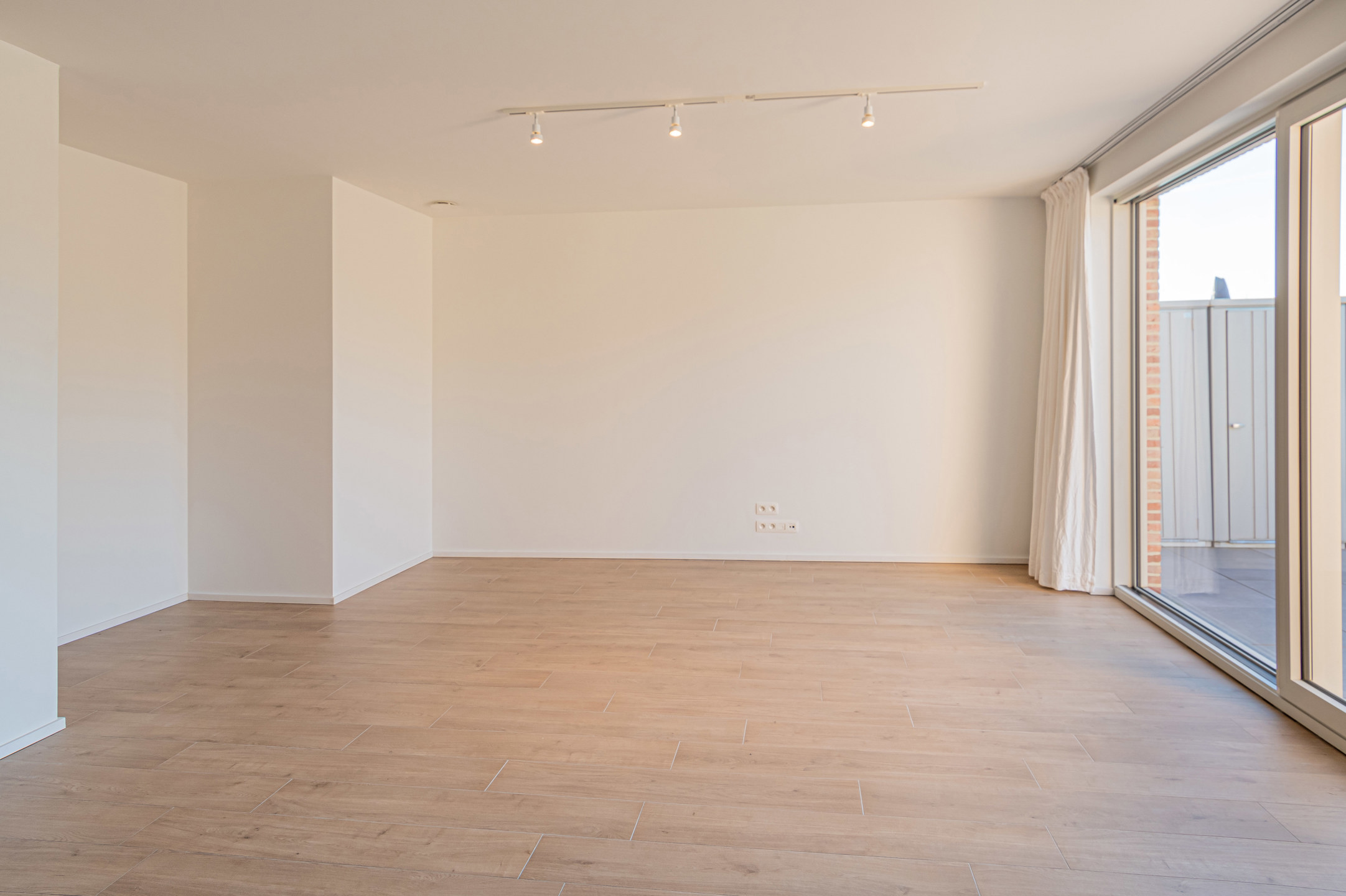 Modern en ruim 1 slpk app met zonnig terras en staanplaats! - foto 5