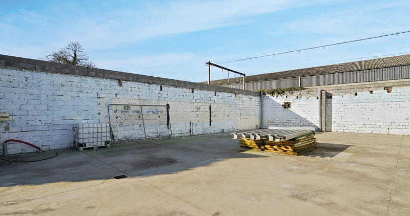 Magazijn op goede ligging - photo 1