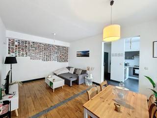 IXELLES, op een steenworp afstand van de Avenue de la Couronne en het Flageyplein, charmante ONGEBOUWDE duplex van ±90m² woonoppervlakte, gelegen...